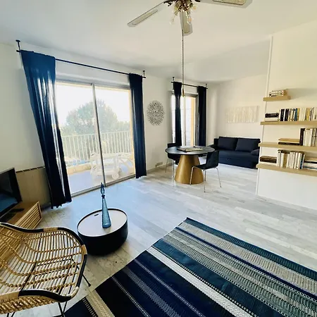 Διαμέρισμα Grand Terrasse Vue Sur Et Parking *